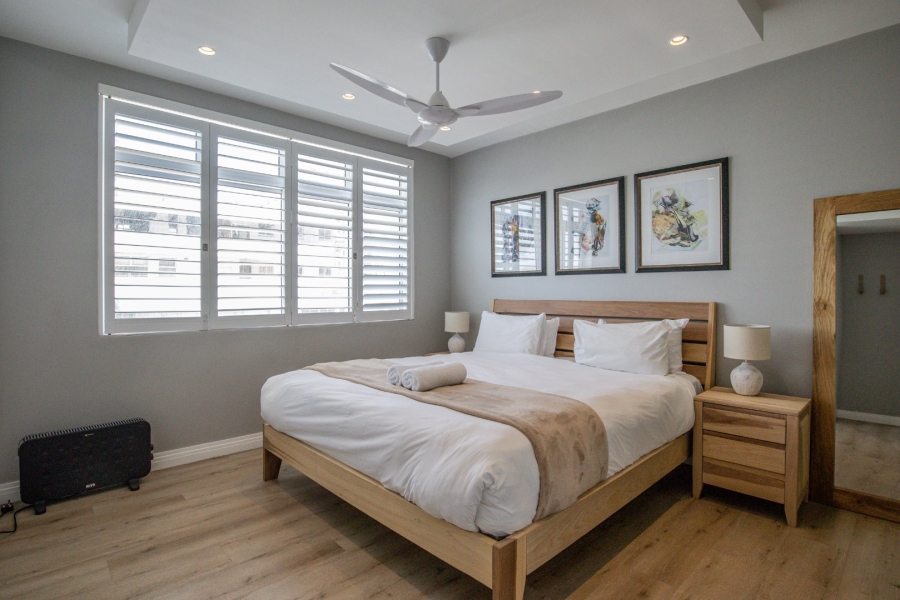 To Let 4 Bedroom Property for Rent in Sea Point Western Cape